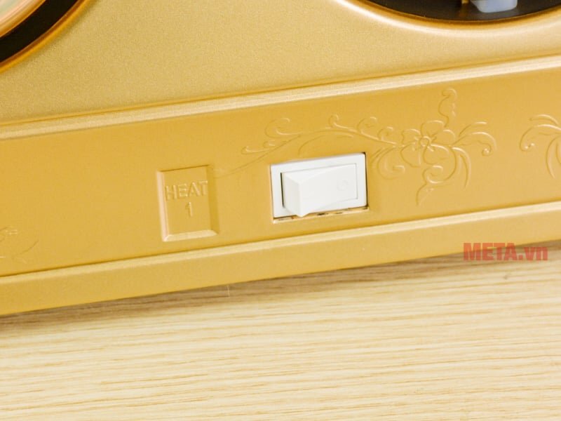 Hai công tắc của đèn sưởi H&E Cook HE03D có thể linh hoạt lựa chọn Hai công tắc của đèn sưởi H&E Cook HE03D