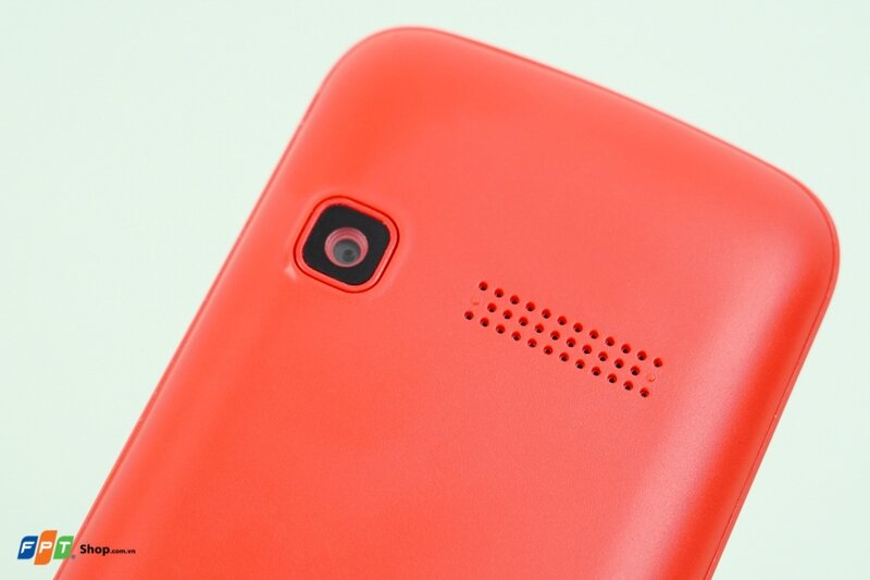 Mobell M331 4G vẫn được trang bị camera sau 0.8MP