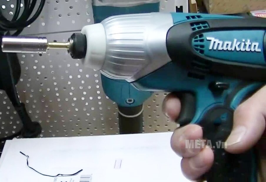 Máy bắn vít cầm tay có đèn laser Makita TD0101F