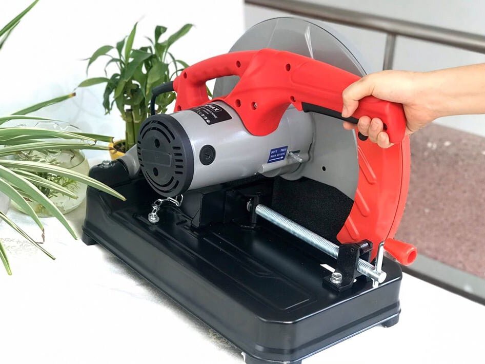 Máy cắt sắt có mô tơ chổi than Kenmax KM355