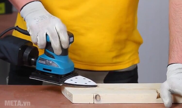 Máy chà nhám rung Makita BO4565