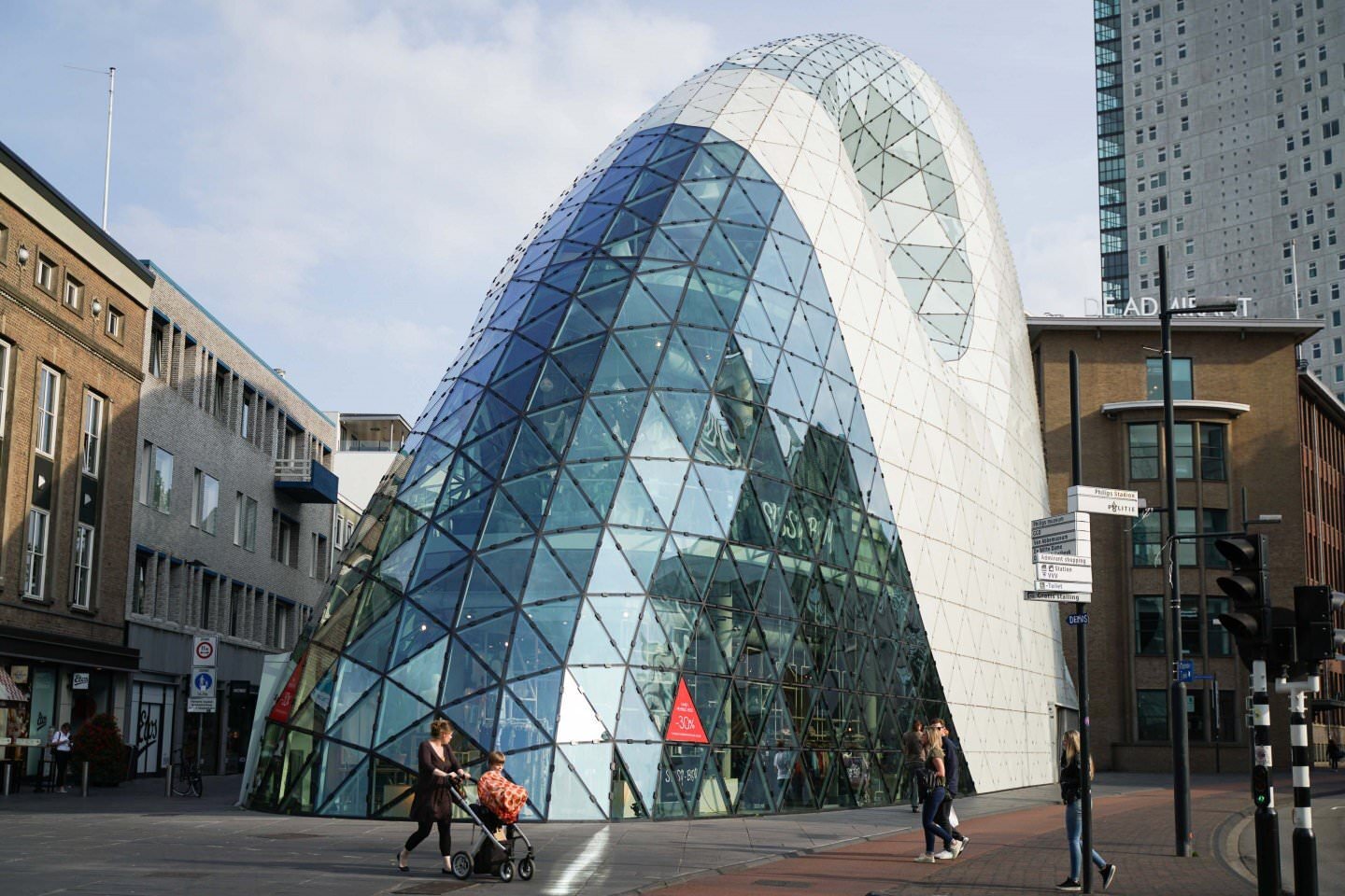 Ống kính Tamron 28-75mm F/2.8 Di III RXD cho Sony E