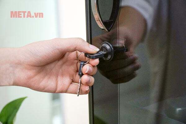 Tủ chống ẩm có 1 khóa cửa Tủ chống ẩm có khóa