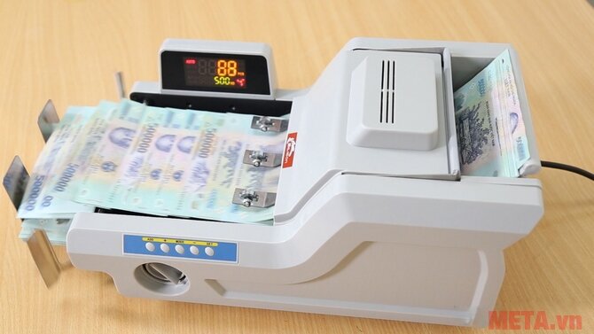 Máy đếm tiền phát hiện tiền siêu giả Silicon MC-8800