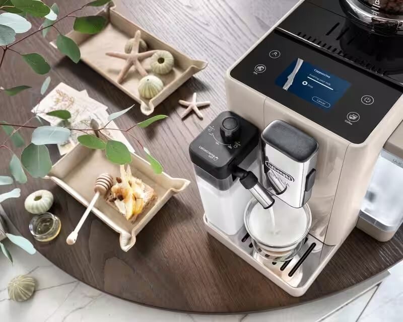 Máy pha cà phê tự động Rivelia EXAM440.55.BG có kiểu dáng sang trọng, hiện đại