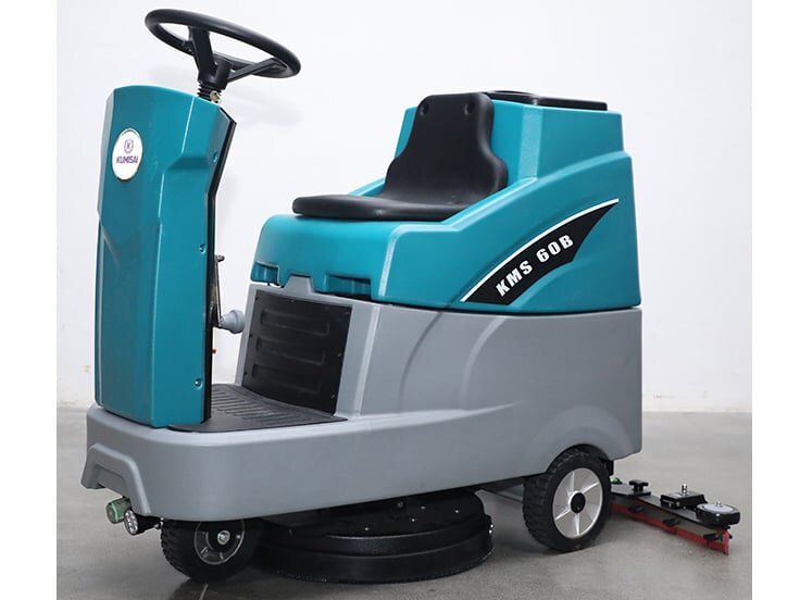 Bình ắc quy của Kumisai KMS 60B có dung lượng lên đến 3 - 4 giờ sử dụng liên tục