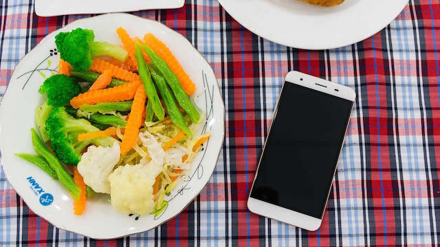 Điện thoại Mobell Nova i6