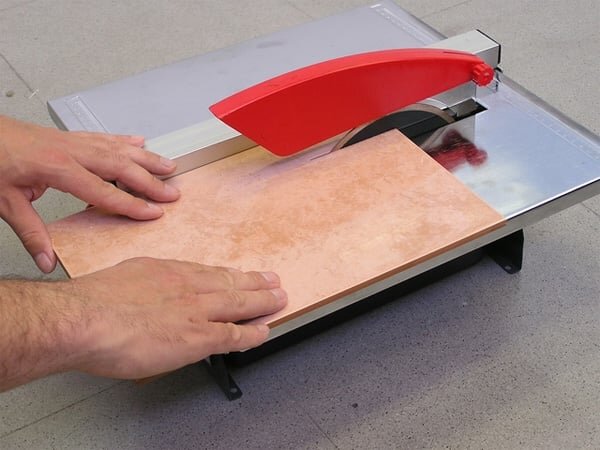 Máy cắt gạch lát nền hiệu quả Máy cắt gạch chạy điện