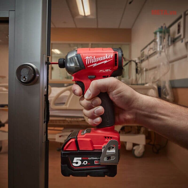 Máy vặn vít thủy lực pin Milwaukee M18 FQID-502X