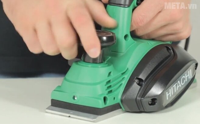 Máy bào 750W Hitachi P20SB Máy bào 750W Hitachi P20SB