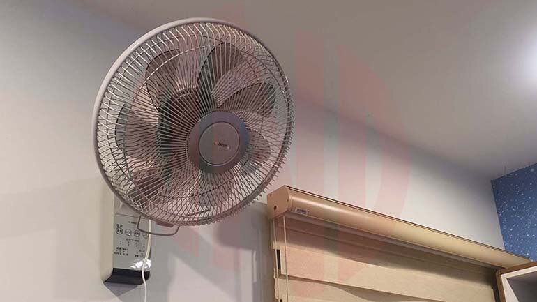 Quạt treo tường Tosiba TF-30RK25