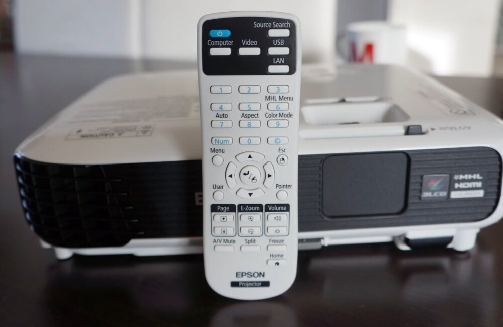 Máy chiếu Epson EB-S04