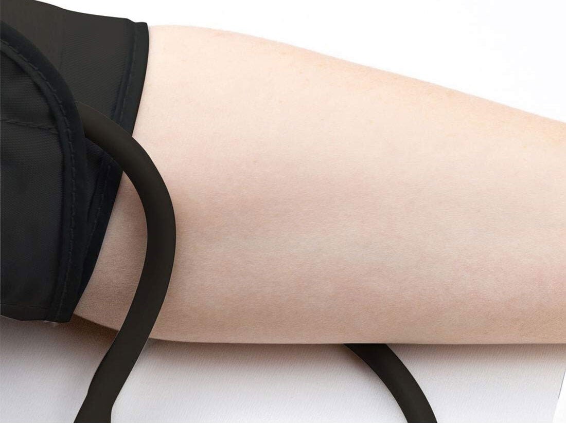 Máy đo huyết áp bắp tay điện tử Salter  