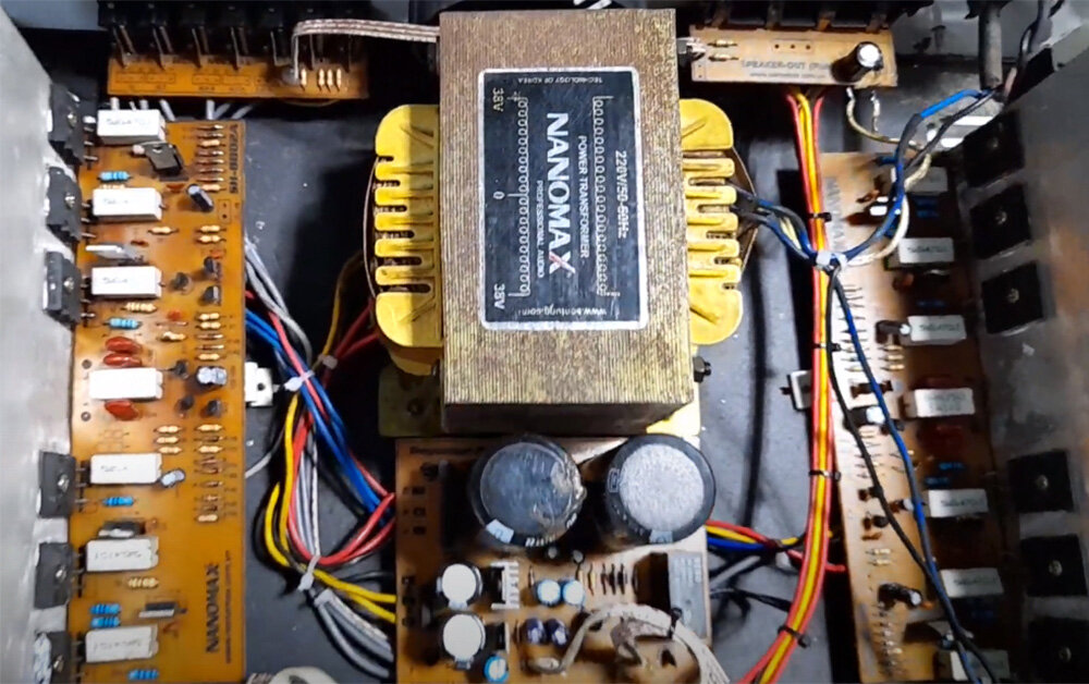 Amply Nanomax SH-8802A sở hữu hệ thống linh kiện chất lượng cao