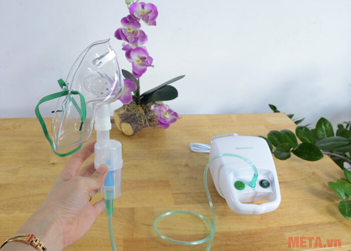 Máy xông mũi họng Medisana IN 500