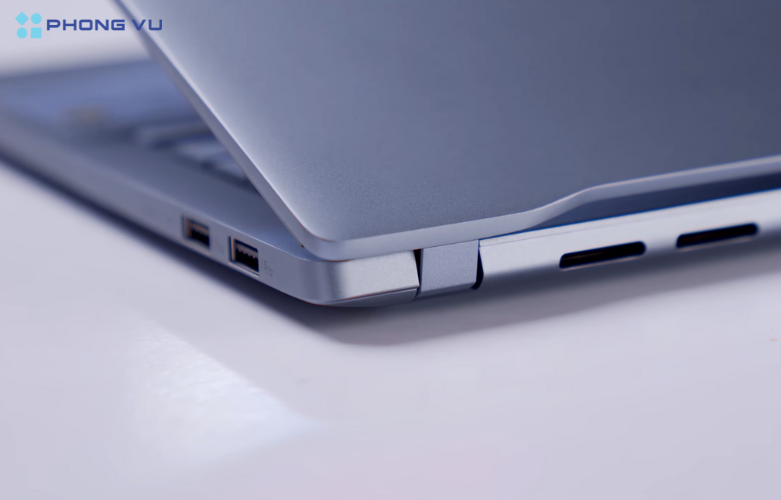 Hình ảnh thực tế ASUS Vivobook S14 OLED S5406MA-PP028W (cạnh phải)