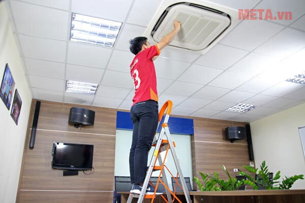 Thang nhôm ghế bản to 4 bậc Advindeq ADS-704