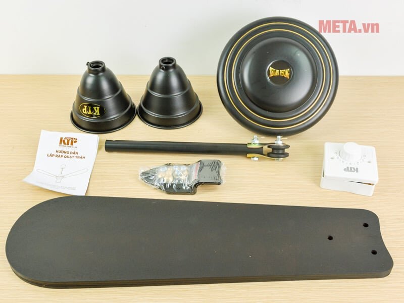 Trọn bộ sản phẩm khi chưa lắp đặt Quạt trần cánh gỗ Kim Thuận Phong CG206