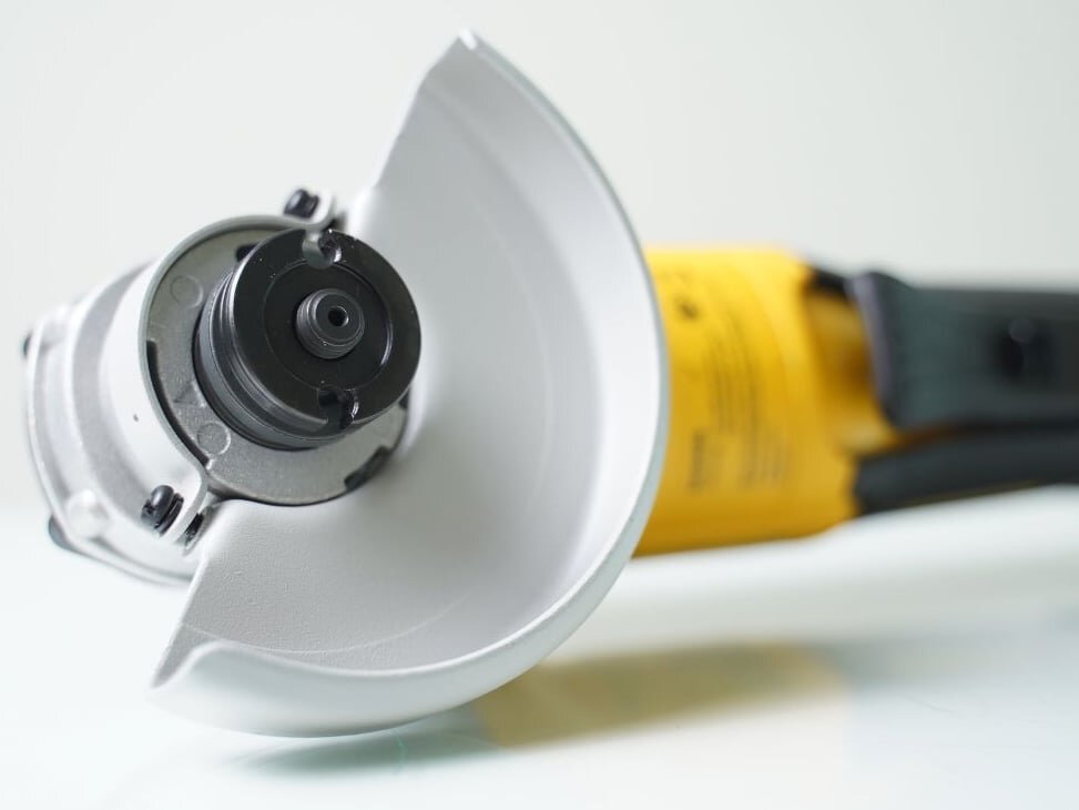 Vành chắn bảo vệ cứng chắc Dewalt DCG406N-B1