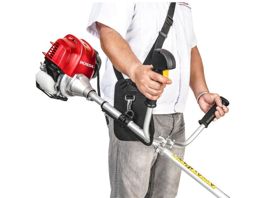 Ghi đông thiết kế hình chữ U của máy cắt cỏ Honda UMK450T U2ST