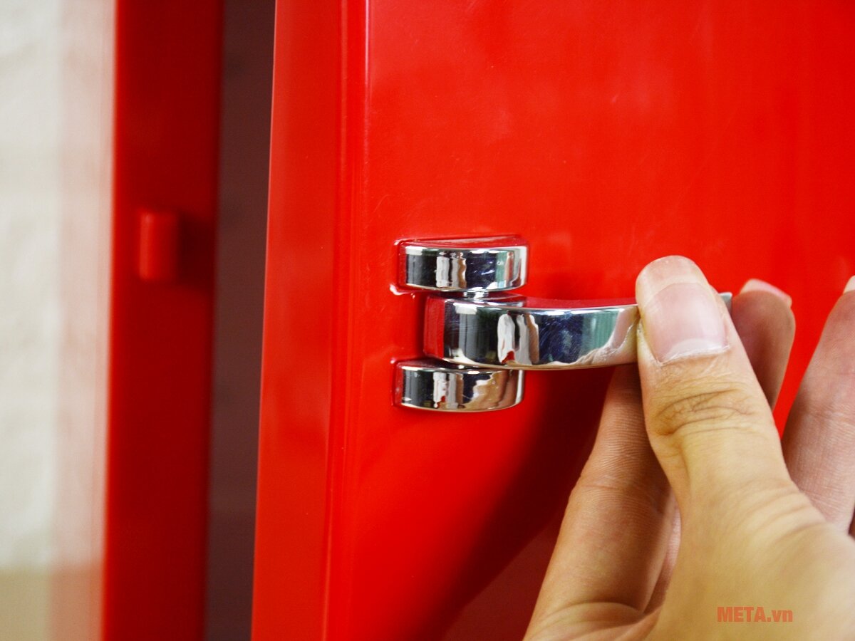 Tủ lạnh ô tô Mobicool F05 DC/AC