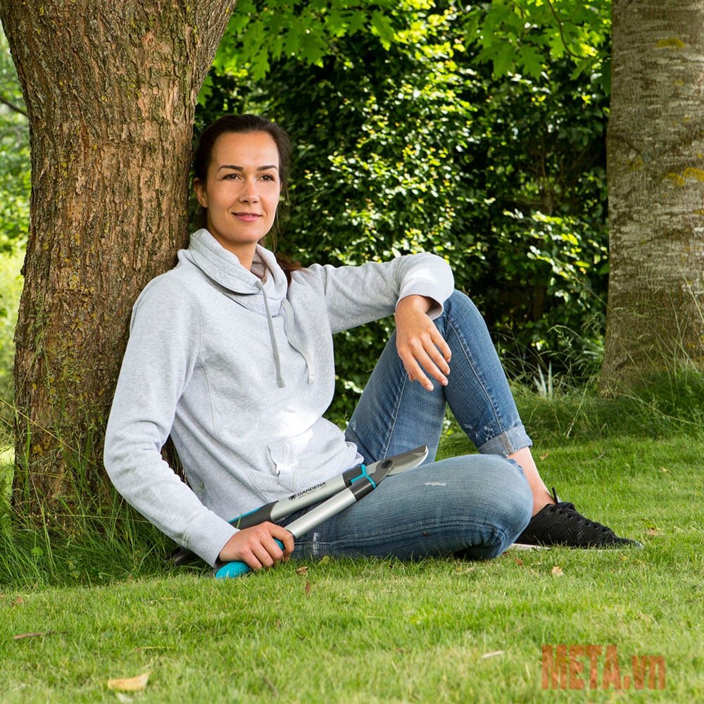 Kéo cắt cành cây