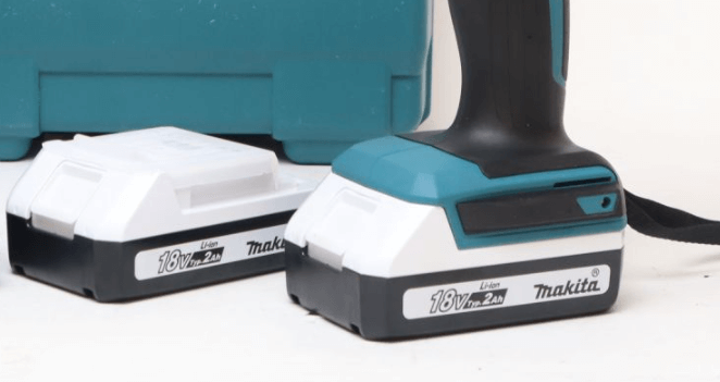 Máy khoan pin Makita HP488DWAE tích hợp pin 18V 2.0Ah hiện đại, cao cấp