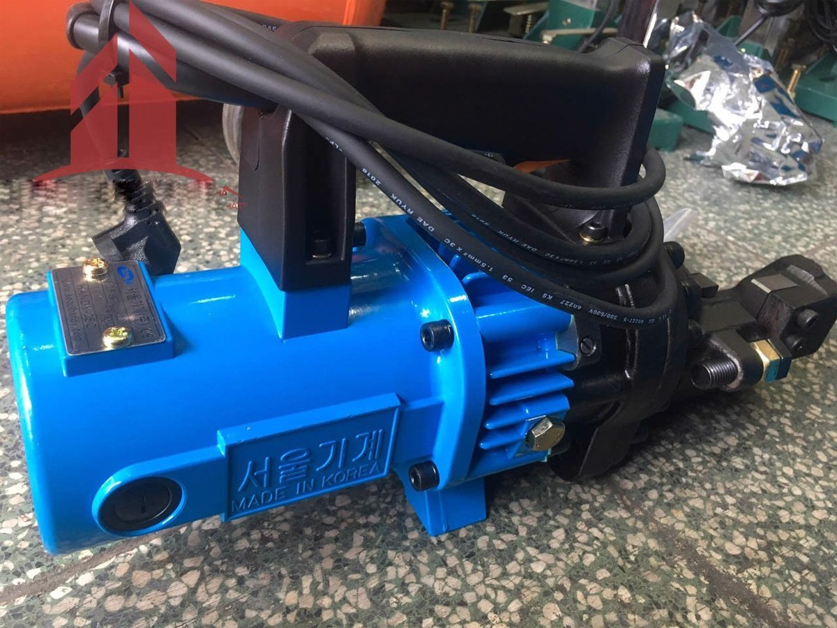 Máy cắt sắt sản xuất tại Hàn Quốc Máy cắt sắt thủy lực