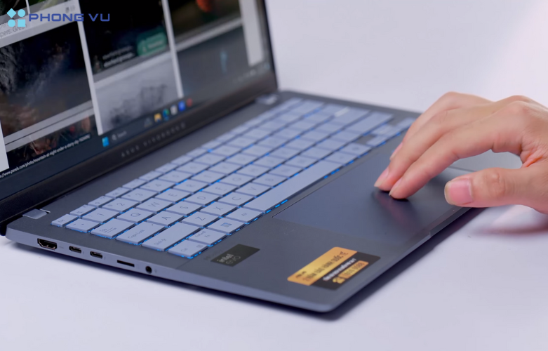 Hình ảnh thực tế ASUS Vivobook S14 OLED S5406MA-PP028W (cạnh trái)