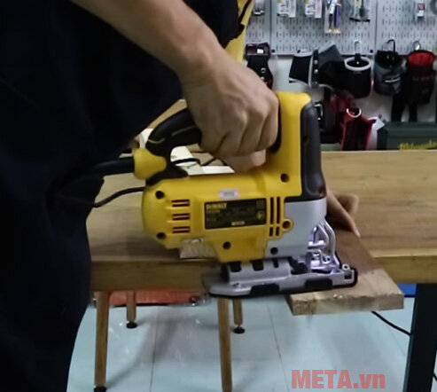 Máy cưa lọng Dewalt DW349R