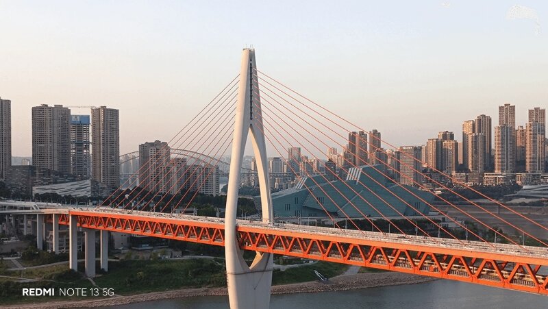 Điện thoại Xiaomi Redmi Note 13 5G ảnh chụp ban ngày