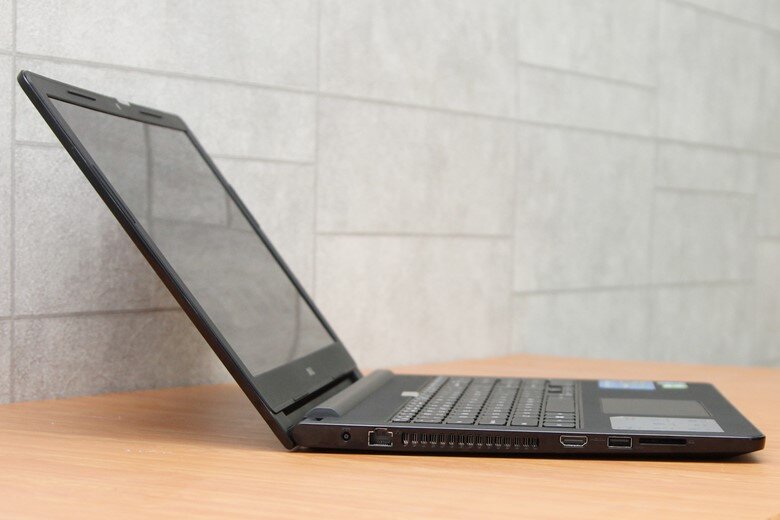 Dell Inspiron 3558 i5 5200U/4GB/500GB/2GB 820M/Win10 Dell Inspiron 3558 i5 5200U/4GB/500GB/2GB 820M/Win10