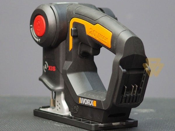 Máy cưa lọng có chức năng cưa kiếm WX550