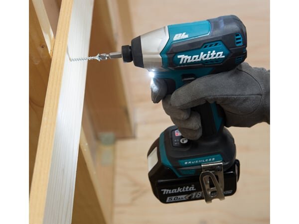 Máy vặn vít dùng pin  