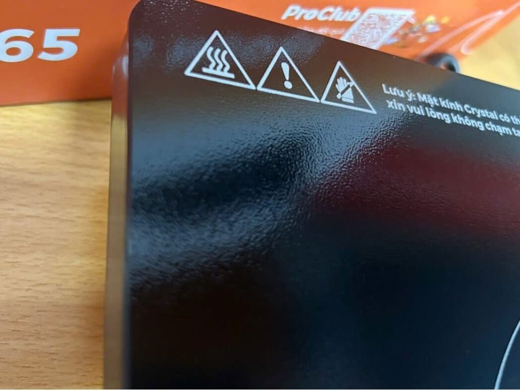 NICL665 là mẫu bếp hồng ngoại Nanoco sử dụng mặt bếp là kính Crystal