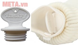 Túi chườm nóng lạnh Fashy 6700 bọc len màu trắng với nút túi dạng xoắn chắc chắn. Túi chườm nóng lạnh Fashy 6700 bọc len màu trắng với nút túi dạng xoắn chắc chắn.