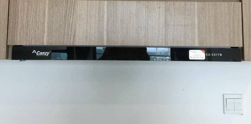Máy hút mùi Canzy CZ-517B có bộ lọc than hoạt tính, khử mùi hiệu quả