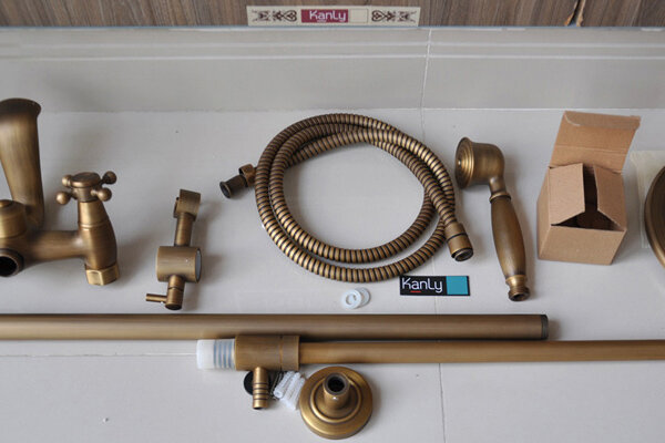 Bộ sen tắm cây đứng nóng lạnh bằng đồng Kanly GCS05