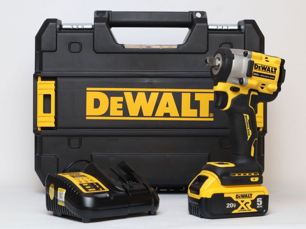 Máy siết bu lông dùng pin 20V Max DeWalt DCF922P1 Máy siết bu lông dùng pin 20V Max DeWalt DCF922P1
