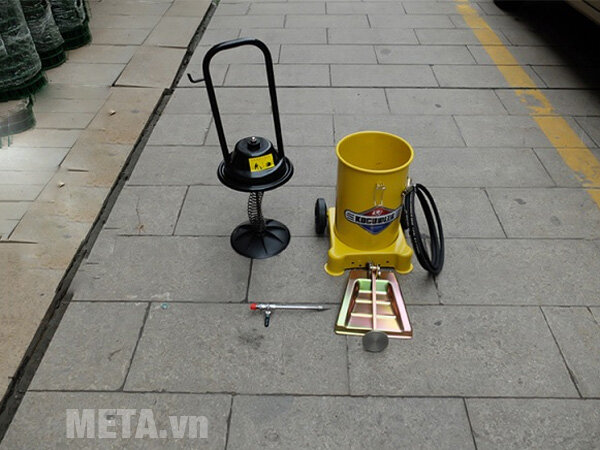 Máy bơm mỡ dùng chân Kocu GZ-6J 12 lít Máy bơm mỡ dùng chân Kocu GZ-6J 12 lít