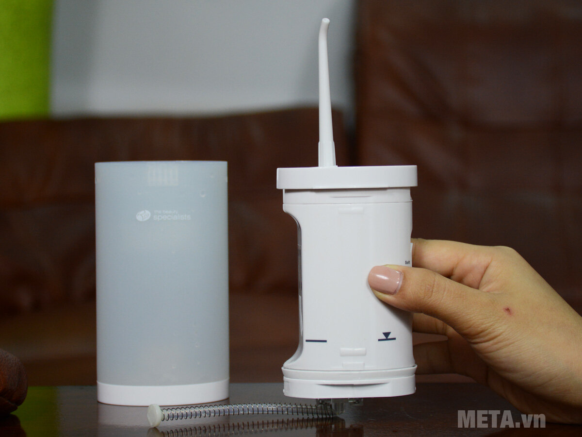 Máy tăm nước cầm tay mini Rio DCTF