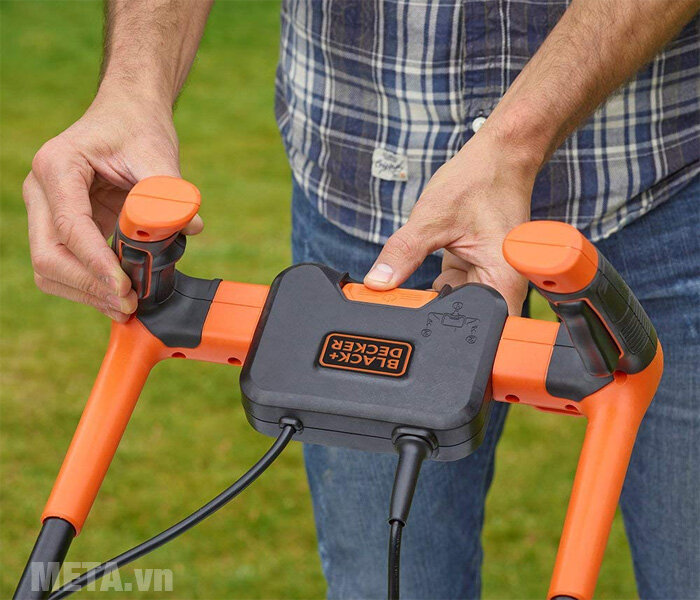 Máy cắt cỏ Black