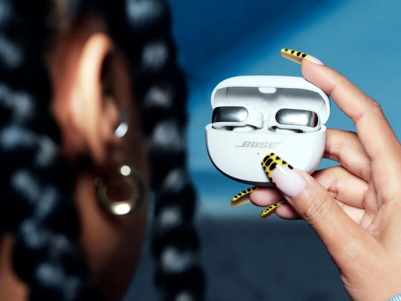 Bose Ultra Open Earbuds tự điều chỉnh âm lượng