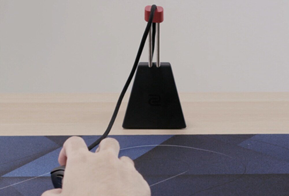 Chuột Zowie BenQ EC3-C (USB/Ergonomic/3200DPI/1000Hz/3360) sử dụng cáp paracord nhẹ và đàn hồi