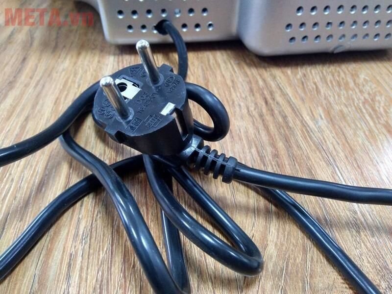 Đèn sưởi nhà tắm Chefman CM-613B