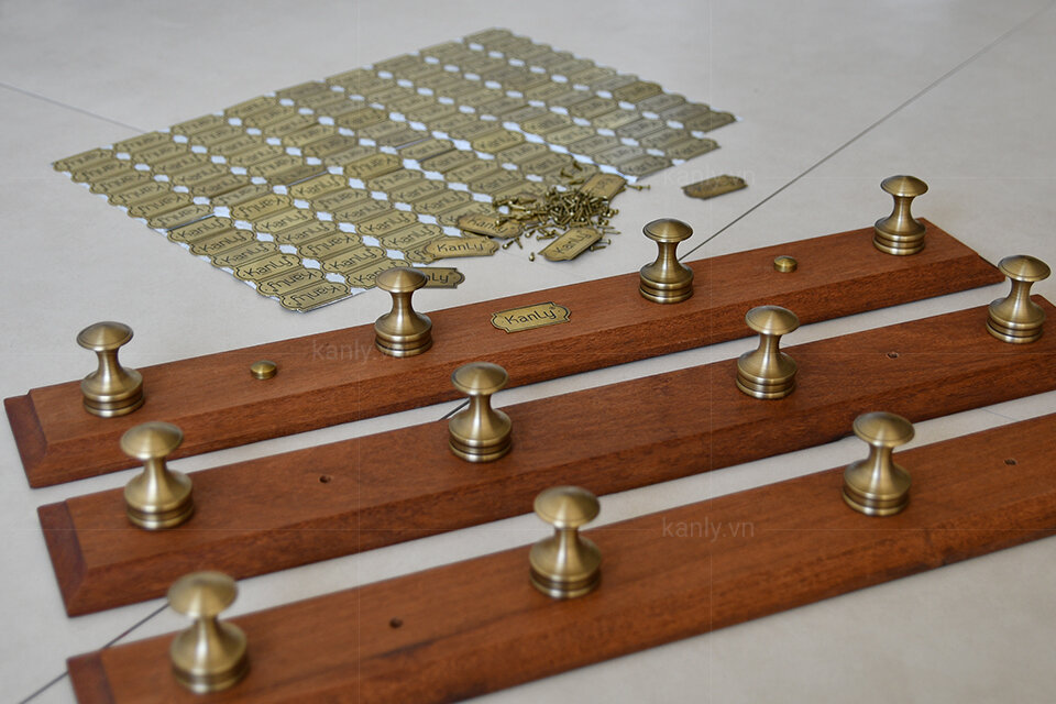 moc-treo-ao-go-va-dong-thau-kanly-gcg20a