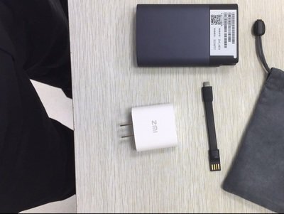 Bộ phát wifi kiêm pin sạc dự phòng ZMI MF885 Bộ phát wifi kiêm pin sạc dự phòng ZMI MF885