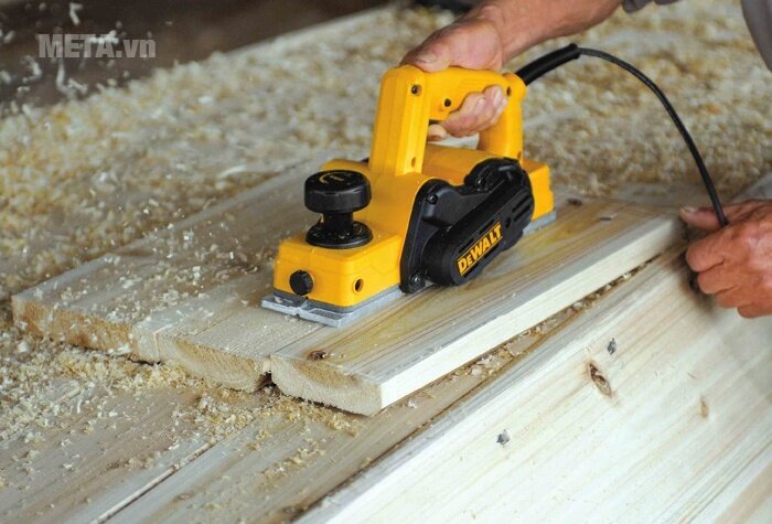 Máy bào cầm tay DeWalt D26676 Máy bào cầm tay DeWalt D26676