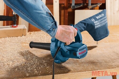 Máy thổi bụi Bosch GBL 82-270