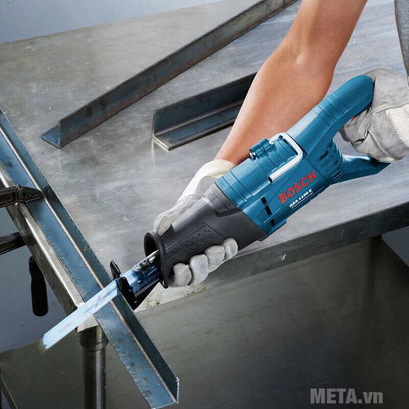 Máy cưa kiếm Bosch GSA 1100 E